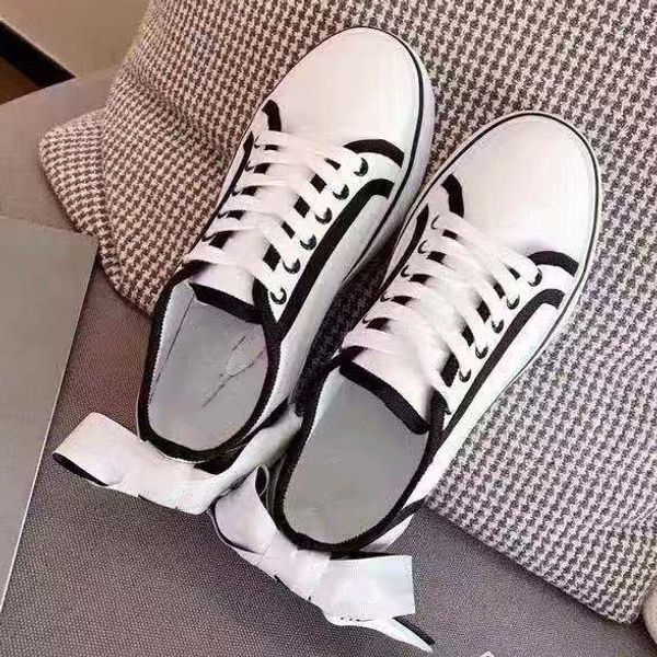 with box sneaker casual shoes trainers designer shoes fashion sports shoes trainers for woman by toy99 xne1256, Black;red
with box sneaker casual shoes trainers designer shoes fashion sports shoes trainers for woman by toy99 xne1256, Black;red