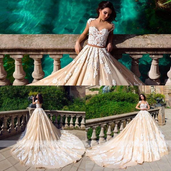 romantic scoop neck lace up ball gown wedding dresses luxury appliques chapel train princess bridal gown plus size, White
romantic scoop neck lace up ball gown wedding dresses luxury appliques chapel train princess bridal gown plus size, White