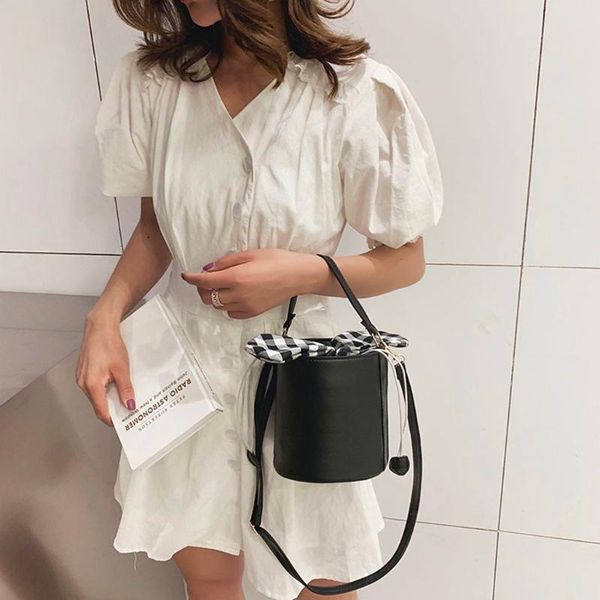 2020 ladies fashion solid color bucket bag drawstring bow shoulder bag ladies messenger casual handbag
2020 ladies fashion solid color bucket bag drawstring bow shoulder bag ladies messenger casual handbag