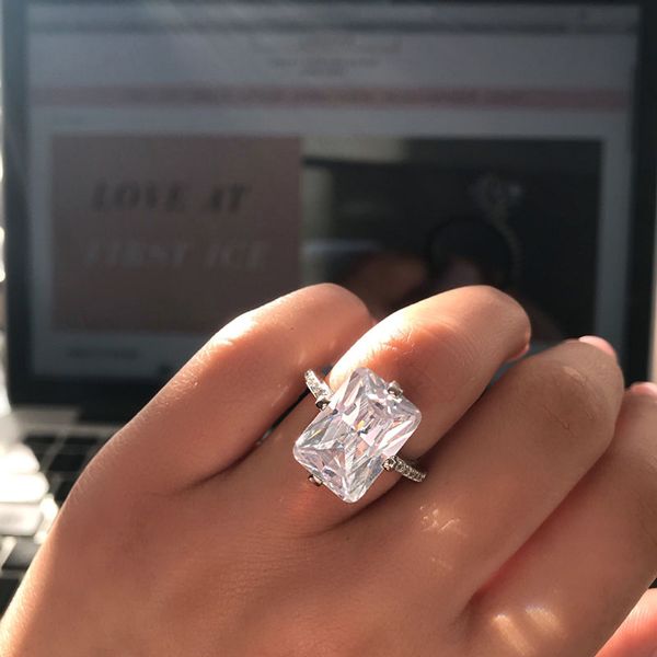 zircon engagement ring female simple square geometry zircon austria crystal romantic wedding rings for women, Slivery;golden
zircon engagement ring female simple square geometry zircon austria crystal romantic wedding rings for women, Slivery;golden