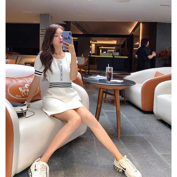 women's dress 2020 summer new temperament was thin and sweet and cute waist striped short sleeve knitted dress, White;black
women's dress 2020 summer new temperament was thin and sweet and cute waist striped short sleeve knitted dress, White;black