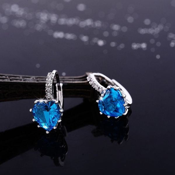 mengyi ear stud earrings for women round with cubic zircon charm heart stud earrings women jewelry gift, Silver
mengyi ear stud earrings for women round with cubic zircon charm heart stud earrings women jewelry gift, Silver