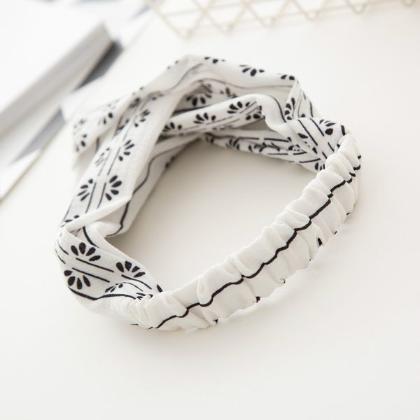 8seasons fashion women headbands iron wire inside black vintage flower pattern trendy hair jewelry accessories headbands,1pc, Golden;white
8seasons fashion women headbands iron wire inside black vintage flower pattern trendy hair jewelry accessories headbands,1pc, Golden;white