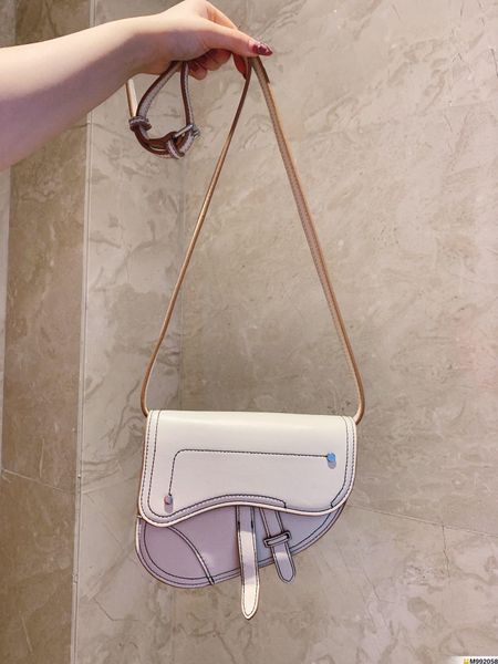 luxury handbags 19ss oblique for women wedding bags 20cm*16cm leather purses with box, Black
luxury handbags 19ss oblique for women wedding bags 20cm*16cm leather purses with box, Black
