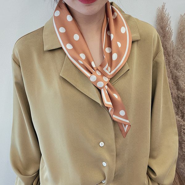 2020 silk scarf women wild temperament buckle tied hair decorative head luxury chiffon hijab yellow dot ladies scarve, Blue;gray
2020 silk scarf women wild temperament buckle tied hair decorative head luxury chiffon hijab yellow dot ladies scarve, Blue;gray