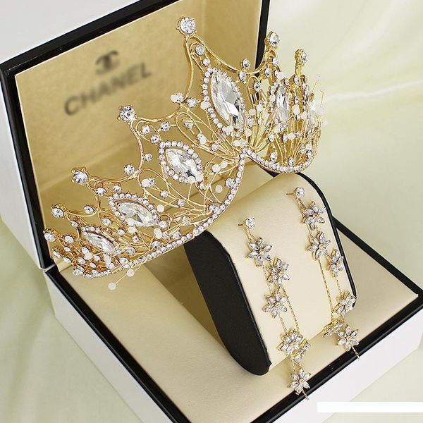 send the box crown headwear net red same model bride marriage sassen atmosphere golden three-piece fashion crystal crown, Slivery;golden
send the box crown headwear net red same model bride marriage sassen atmosphere golden three-piece fashion crystal crown, Slivery;golden