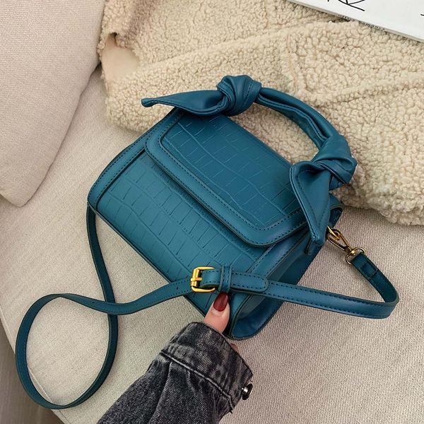 high-end fashion stone pattern wild messenger bag wide 21.5cm high 17cm thick 12cm
high-end fashion stone pattern wild messenger bag wide 21.5cm high 17cm thick 12cm