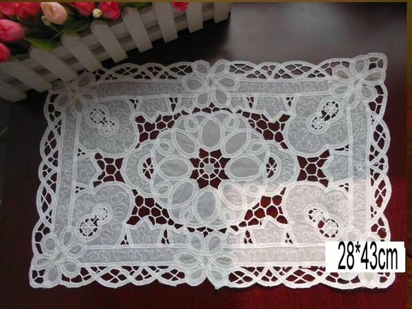 wholesale lot white embroidered napkin set with hand crochet frill 50*37cm 16*24inch
wholesale lot white embroidered napkin set with hand crochet frill 50*37cm 16*24inch