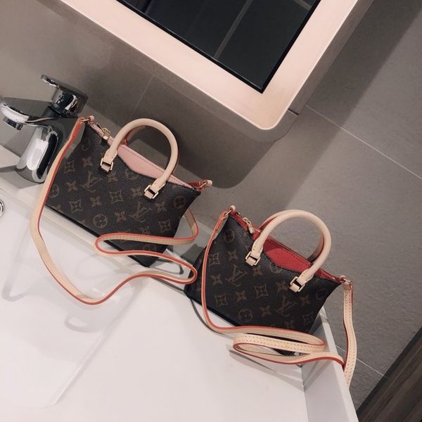 seller brand chest bag with box luxury leisure shoulder bags fanny pack women men desinger outdoor waist bag pack 20022207y
seller brand chest bag with box luxury leisure shoulder bags fanny pack women men desinger outdoor waist bag pack 20022207y