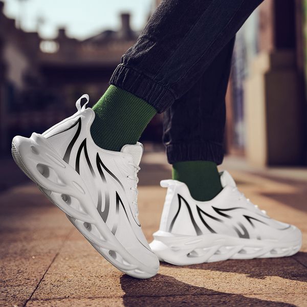 2020 new ultralight breathable shoes man summer comfortable men sneakers male running sport men shoes big size 39-46
2020 new ultralight breathable shoes man summer comfortable men sneakers male running sport men shoes big size 39-46