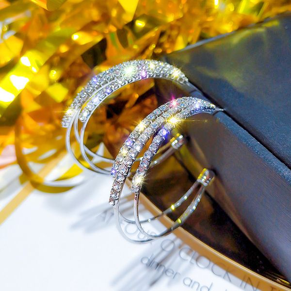 2020 earrings europe exaggerated geometric circle full of diamond korean temperament wild c-shaped earrings female earring sell, Golden;silver
2020 earrings europe exaggerated geometric circle full of diamond korean temperament wild c-shaped earrings female earring sell, Golden;silver