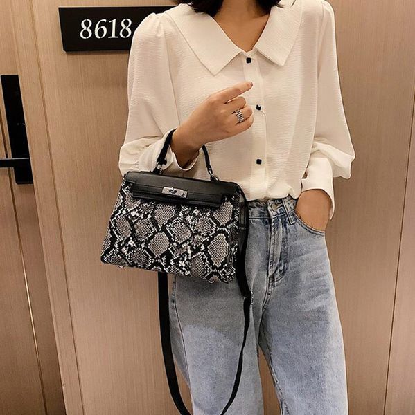 2020 fashion purse classic bag luxury handbag pu package women crossbody bag fashion new style
2020 fashion purse classic bag luxury handbag pu package women crossbody bag fashion new style