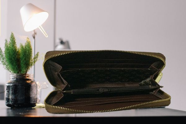 ready stock women bag 2020 pu leather women long zip wallet card holder handbag cosmetic bags 60017, Red;black
ready stock women bag 2020 pu leather women long zip wallet card holder handbag cosmetic bags 60017, Red;black