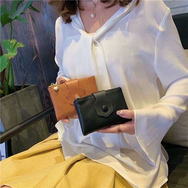 2019 new short women's japanese and korean simple personality student sanding card wallet women bags, Red;black
2019 new short women's japanese and korean simple personality student sanding card wallet women bags, Red;black