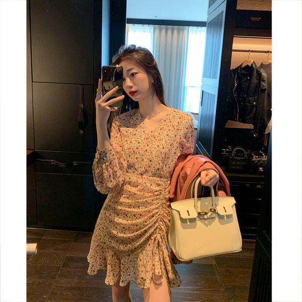 french retro long-sleeved floral dress 2020 popular womens new spring chiffon v-neck pleated floral dress, Red
french retro long-sleeved floral dress 2020 popular womens new spring chiffon v-neck pleated floral dress, Red