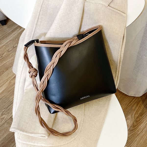 original design woven shoulder strap bucket bag 2019 new wild messenger bag large capacity shoulder fashion bucket
original design woven shoulder strap bucket bag 2019 new wild messenger bag large capacity shoulder fashion bucket
