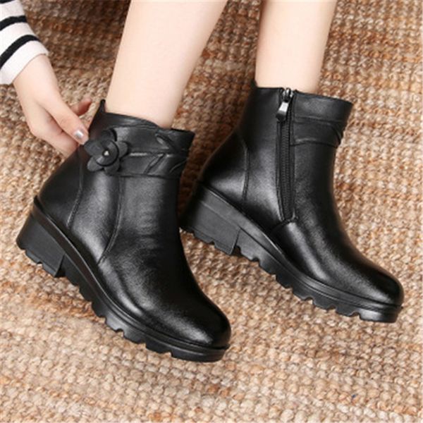 size 35-41 women winter ankle boots female warm plush snow boots middle aged mother shoes solid fashion waterproof cotton, Black
size 35-41 women winter ankle boots female warm plush snow boots middle aged mother shoes solid fashion waterproof cotton, Black