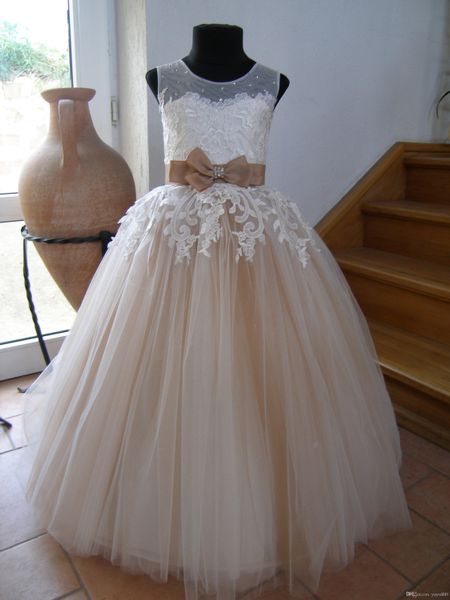 elegant beach boho flower girls dresses for weddings 2019 jewel sheer neck lace empire chiffon pleated ribbon hollow back 2141, White;blue
elegant beach boho flower girls dresses for weddings 2019 jewel sheer neck lace empire chiffon pleated ribbon hollow back 2141, White;blue
