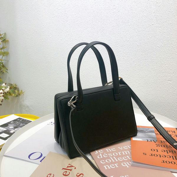 siketu2020 new style cowhide womens bag organ bag small square bag net red star portable shoulder messenger
siketu2020 new style cowhide womens bag organ bag small square bag net red star portable shoulder messenger