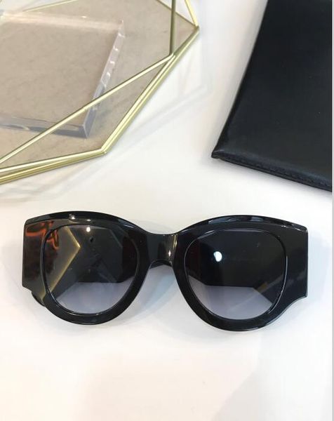 new 0070 mens sunglasses men sun glasses women sunglasses fashion style protects eyes gafas de sol lunettes de soleil with box, White;black
new 0070 mens sunglasses men sun glasses women sunglasses fashion style protects eyes gafas de sol lunettes de soleil with box, White;black