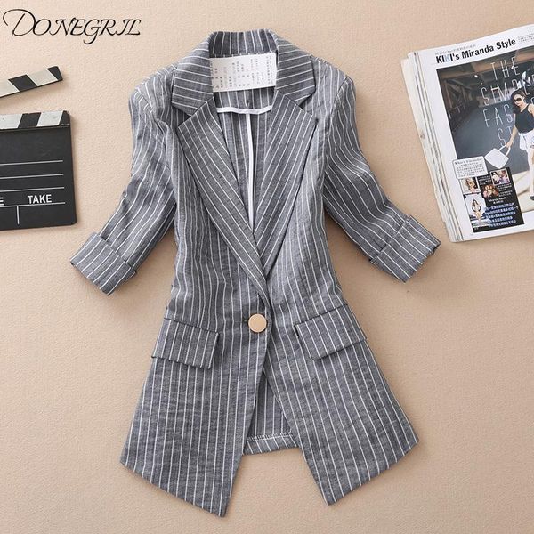 2019 spring and autumn new korean version of the self-cultivation retro plaid casual jacket short small suit female, White;black
2019 spring and autumn new korean version of the self-cultivation retro plaid casual jacket short small suit female, White;black