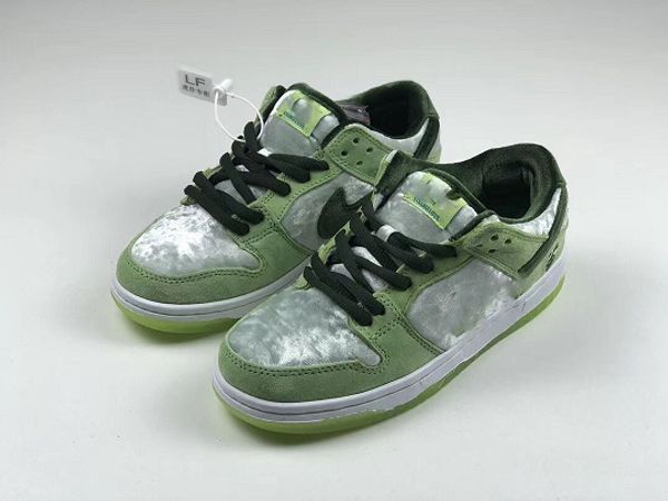 strangelove x sb valentine's day dunk low green velvet women running shoes dove panda mens designer sneakers skateboard dunks trainers
strangelove x sb valentine's day dunk low green velvet women running shoes dove panda mens designer sneakers skateboard dunks trainers