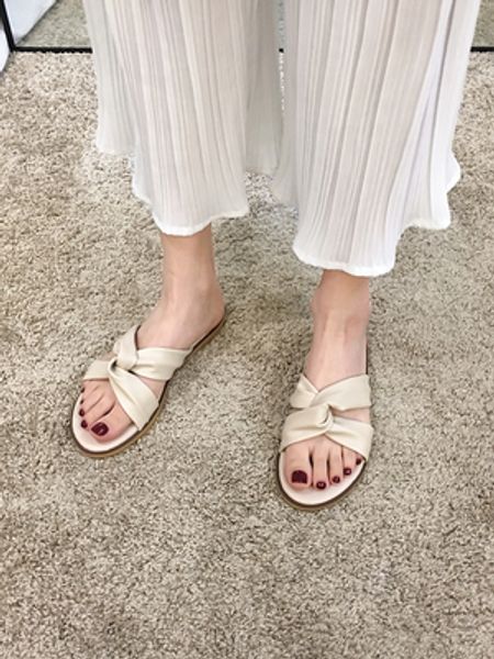 women's slippers wear 2020 summer new korean fashion wild net red ins fairy style casual word drag, Black
women's slippers wear 2020 summer new korean fashion wild net red ins fairy style casual word drag, Black