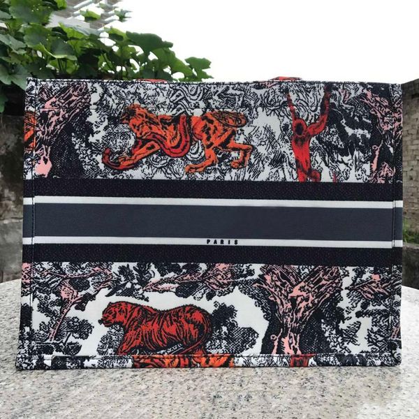 stylish brand women canvas designer tote bags with orange tiger print pattern large capacity shopping bags women
stylish brand women canvas designer tote bags with orange tiger print pattern large capacity shopping bags women