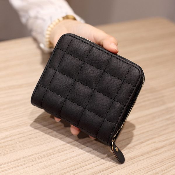 2019 korean-style mini wallet women short zipper cute purse-style short embroidered women's leather wallet, Red;black
2019 korean-style mini wallet women short zipper cute purse-style short embroidered women's leather wallet, Red;black