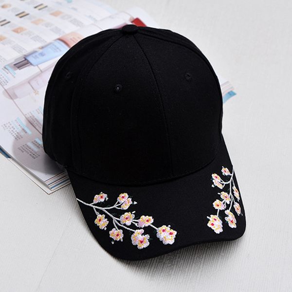 2019 women summer hats symmetrical flower embroidery built-in insulation knitted hats adjustable, Blue;gray
2019 women summer hats symmetrical flower embroidery built-in insulation knitted hats adjustable, Blue;gray