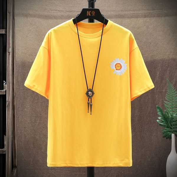 2020 t-shirts men daisies pattern cotton t-shirt street hip-hop summer shirt mens fashion plus size loose short sleeve tees male, White;black
2020 t-shirts men daisies pattern cotton t-shirt street hip-hop summer shirt mens fashion plus size loose short sleeve tees male, White;black