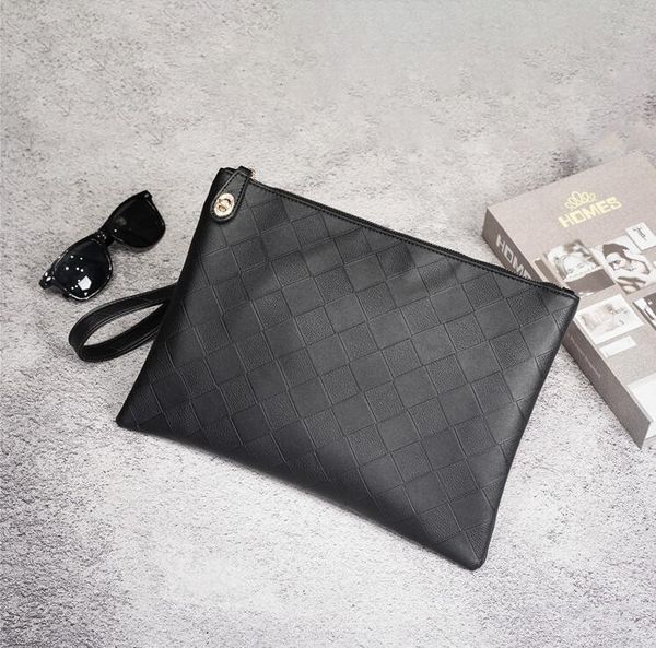 factory wholesale men bag check pattern mens shoulder bags retro leather envelope handbag large capacity multi card leathers messenger handb
factory wholesale men bag check pattern mens shoulder bags retro leather envelope handbag large capacity multi card leathers messenger handb