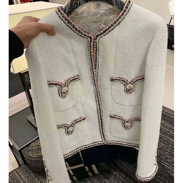 2020 cosmicchic spring women white tweed jacket pocket chain female short coat elegant fashion runway jackets, Black;brown
2020 cosmicchic spring women white tweed jacket pocket chain female short coat elegant fashion runway jackets, Black;brown