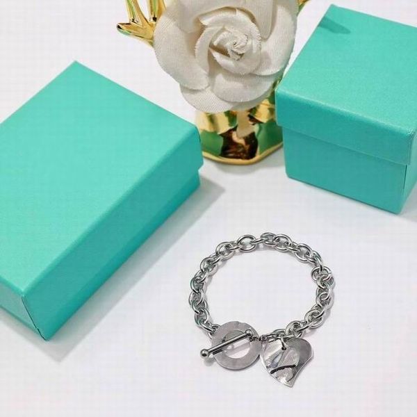 2020 new silver heart plates ring thick stainless steel chains bracelet with box and dastbag size, Golden;silver
2020 new silver heart plates ring thick stainless steel chains bracelet with box and dastbag size, Golden;silver