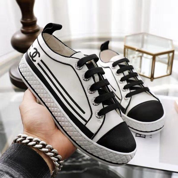 2020 the real leather sneakers trainers shoes mens womens casual shoes black and white size 35-41 with box
2020 the real leather sneakers trainers shoes mens womens casual shoes black and white size 35-41 with box