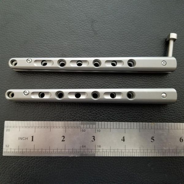 Flytanium 67 Titanium Handle Нож-бабочка 4.25 "Атласное лезвие криволинейной втулки D2, система втулок, увенчанный позвоночник
Flytanium 67 Titanium Handle Нож-бабочка 4.25 "Атласное лезвие криволинейной втулки D2, система втулок, увенчанный позвоночник
