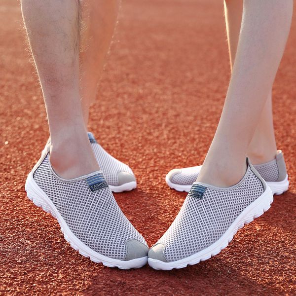 2018 мужская женская обувь для бега дышащий кроссовки zapatillas спортивная легкая обувь сетка стиль мягкий круглый плюс размер, Black
2018 мужская женская обувь для бега дышащий кроссовки zapatillas спортивная легкая обувь сетка стиль мягкий круглый плюс размер, Black
