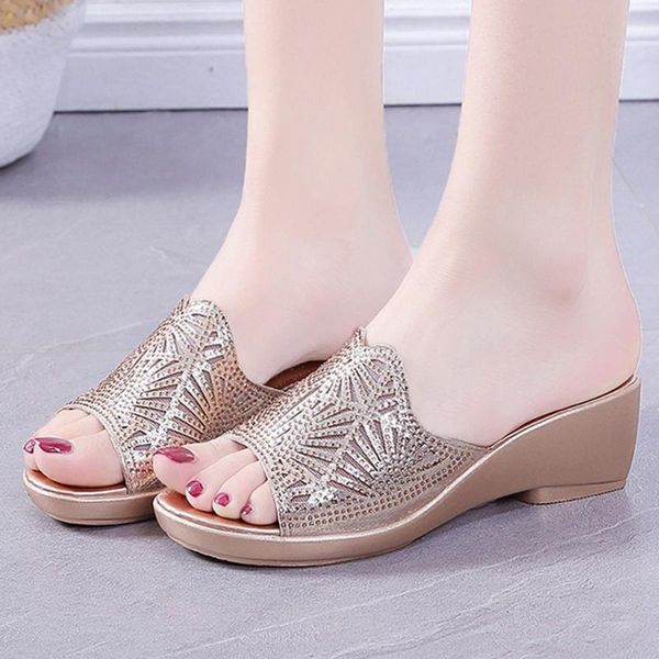 2020 rhinestone slippers for women elegant summer high heel wedges beach leather casual shoes female outdoor slipper slides, Black
2020 rhinestone slippers for women elegant summer high heel wedges beach leather casual shoes female outdoor slipper slides, Black