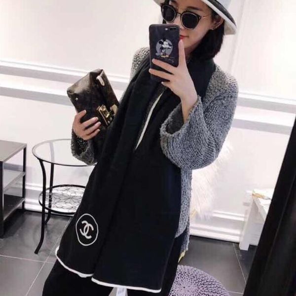 designer women scarf limited edition cashmere scarf size: 188cm * 88cm material: 60% cashmere color: black and white
designer women scarf limited edition cashmere scarf size: 188cm * 88cm material: 60% cashmere color: black and white