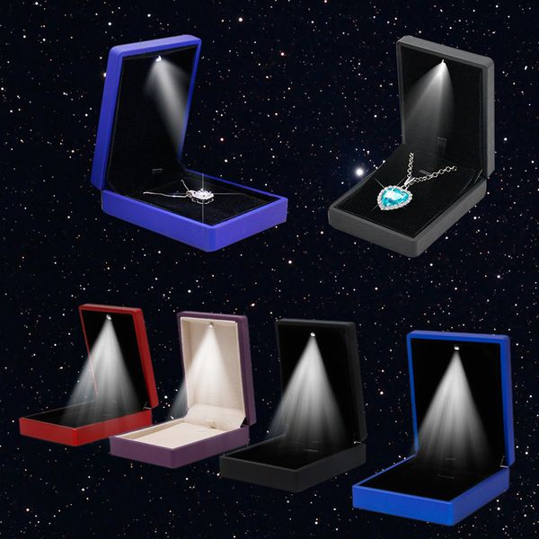 javrick premuim led light pendant necklace gift box case jewelry display wedding pendant necklace box, Black;white
javrick premuim led light pendant necklace gift box case jewelry display wedding pendant necklace box, Black;white