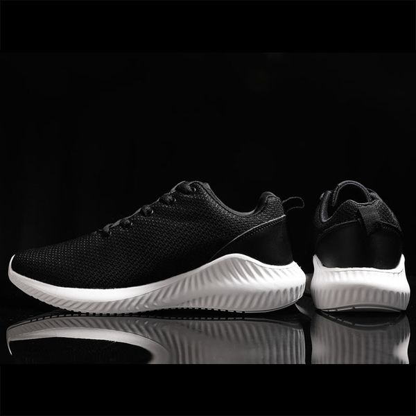 big size 38-46 shoes men sneakers lightweight breathable zapatillas man running shoes couple footwear zapatos hombre
big size 38-46 shoes men sneakers lightweight breathable zapatillas man running shoes couple footwear zapatos hombre