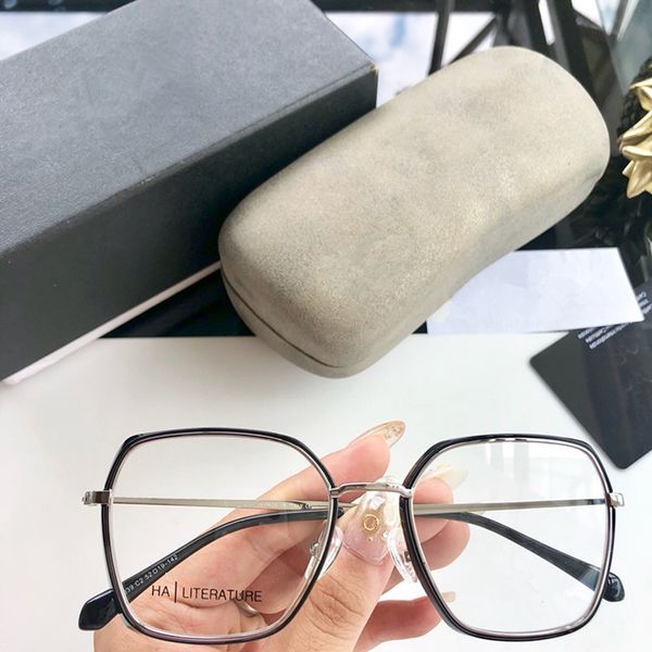 2020 new spectacle frame ch0039 metal + plate for prescription eyeglass frame with full set of protective cover
2020 new spectacle frame ch0039 metal + plate for prescription eyeglass frame with full set of protective cover