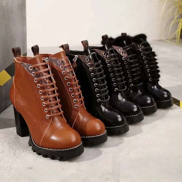 dhl)women designer boots martin desert boot flamingos love arrow medal 100% real leather coarse size us5-9 with box 19, Black;grey
dhl)women designer boots martin desert boot flamingos love arrow medal 100% real leather coarse size us5-9 with box 19, Black;grey