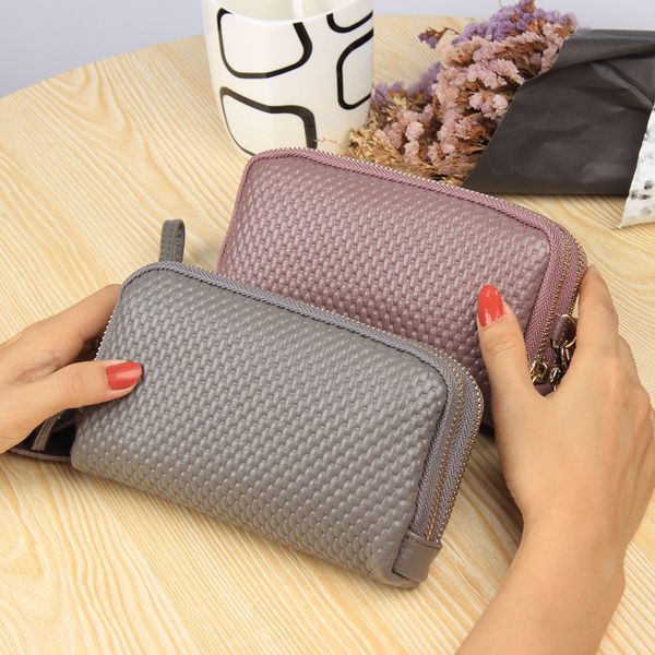 2019 new melon seed pattern double zipper cowhide handbag european and american fashion zero wallet mobile phone bag, Red;black
2019 new melon seed pattern double zipper cowhide handbag european and american fashion zero wallet mobile phone bag, Red;black