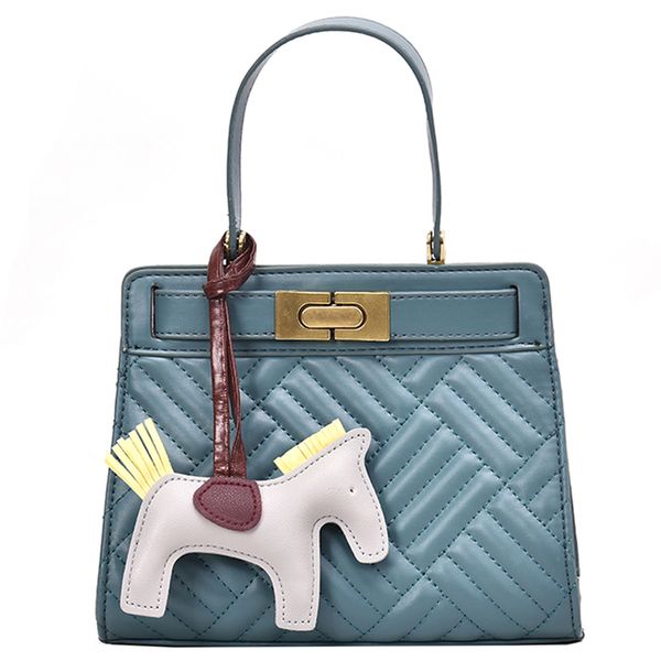 senior sense of foreign women's bag 2019 popular new wave korean version of the wild messenger small fashion handbag
senior sense of foreign women's bag 2019 popular new wave korean version of the wild messenger small fashion handbag
