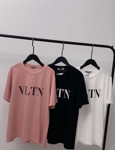 Женская Мужская майка Дизайнер Повседневный 2020 Лето с коротким рукавом письмо Печать футболки моды класса люкс высокого качества тенниска Черный Белый Розовый
Женская Мужская майка Дизайнер Повседневный 2020 Лето с коротким рукавом письмо Печать футболки моды класса люкс высокого качества тенниска Черный Белый Розовый