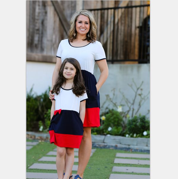 2019 spring and summer explosions round neck short-sleeved color matching parent-child dress in the skirts dresses, Blue
2019 spring and summer explosions round neck short-sleeved color matching parent-child dress in the skirts dresses, Blue