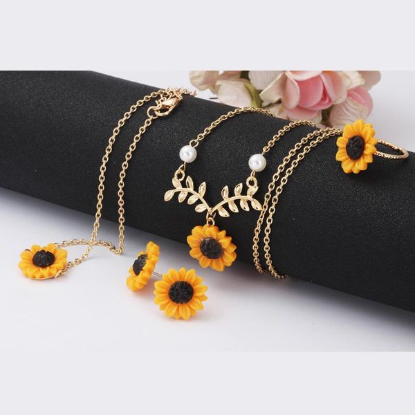 new fashion small flower bracelets two styles of gold or silver for women charms bracelet engagement gifts @ll, Golden;silver
new fashion small flower bracelets two styles of gold or silver for women charms bracelet engagement gifts @ll, Golden;silver