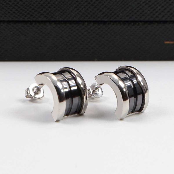 2020 sell fahion big bvl brand earring for love women factory wholesale decorative ceramics earring sell jewelry can carving logo, Golden;silver
2020 sell fahion big bvl brand earring for love women factory wholesale decorative ceramics earring sell jewelry can carving logo, Golden;silver