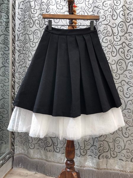 autumn and winter 2019 new women's a-line hem color matching panel decoration medium length versatile skirt 1013, Black
autumn and winter 2019 new women's a-line hem color matching panel decoration medium length versatile skirt 1013, Black